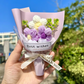 Charmant mini bouquet de fleurs tricoté à la main